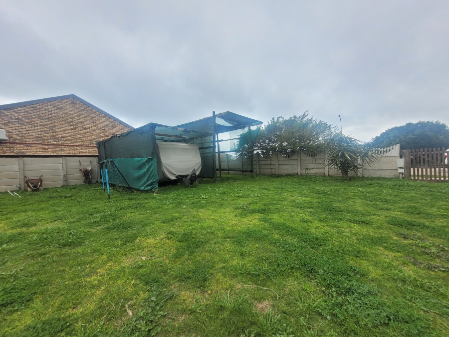 To Let 3 Bedroom Property for Rent in Aston Bay Eastern Cape